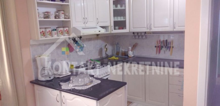 KUĆA SA POTKROVLJEM U BANJI VRDNIK