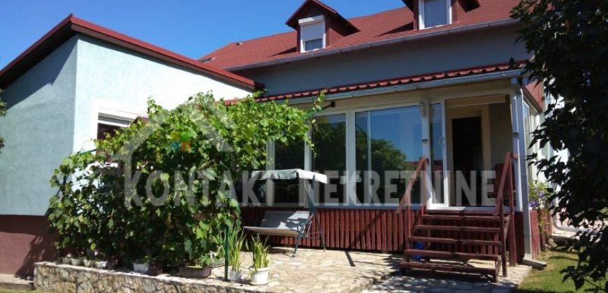 KUĆA SA POTKROVLJEM U BANJI VRDNIK