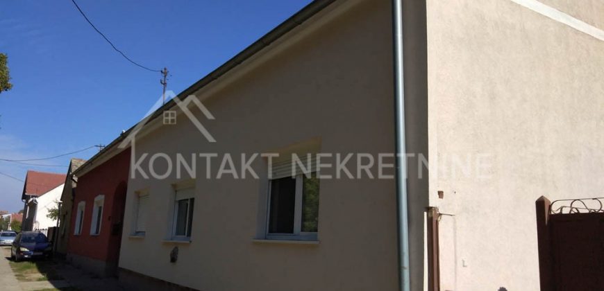 Kompletno Renovirana Prizemna Kuća