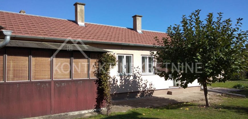 Kompletno Renovirana Prizemna Kuća