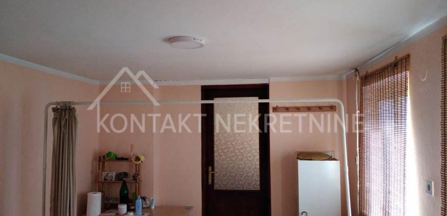 Kompletno Renovirana Prizemna Kuća