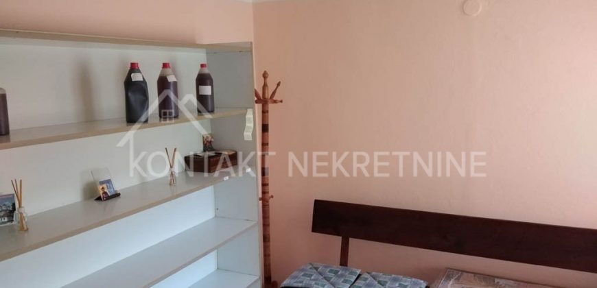 Kompletno Renovirana Prizemna Kuća