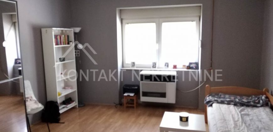 Kompletno Renovirana Prizemna Kuća