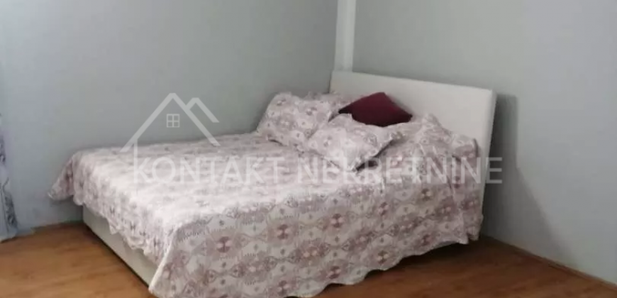 Prostrana Kuća U Istočnom Delu Rume