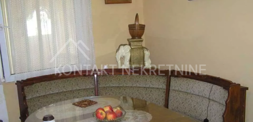 Prostrana Kuća U Istočnom Delu Rume