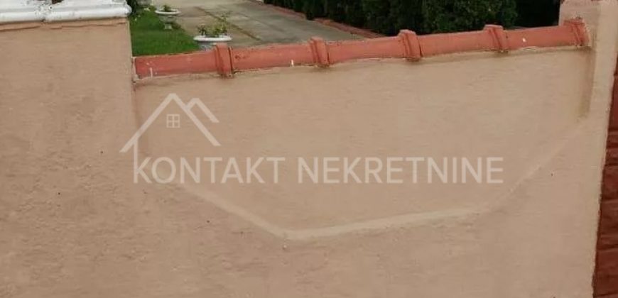 Prostrana Kuća U Istočnom Delu Rume
