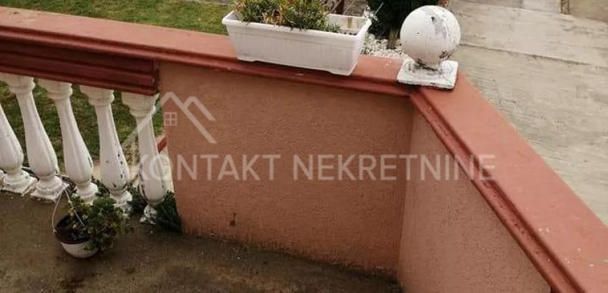 Prostrana Kuća U Istočnom Delu Rume