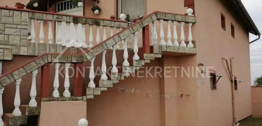 Prostrana Kuća U Istočnom Delu Rume