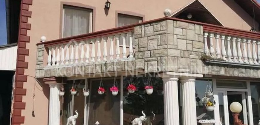 Prostrana Kuća U Istočnom Delu Rume