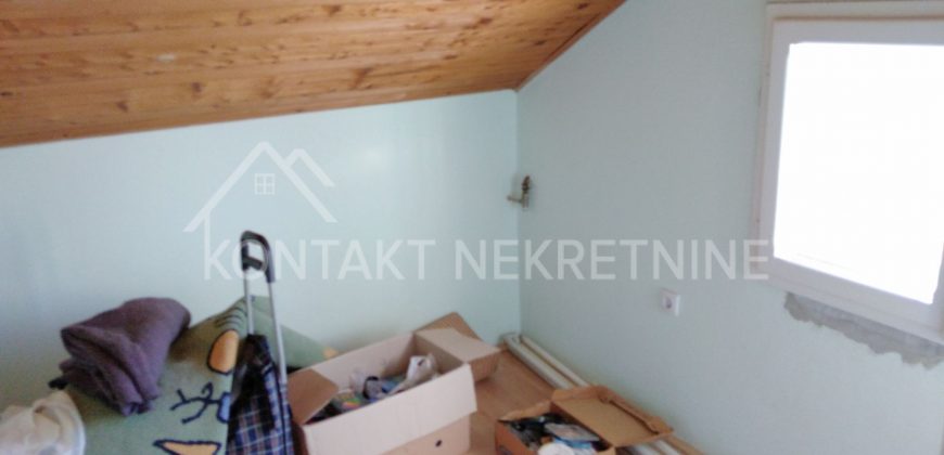 Dve Kuće u Donjim Petrovcima