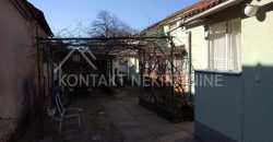 Dve Kuće u Donjim Petrovcima