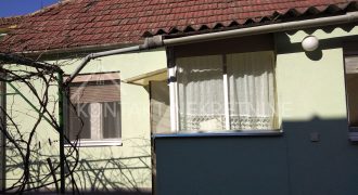 Dve Kuće u Donjim Petrovcima