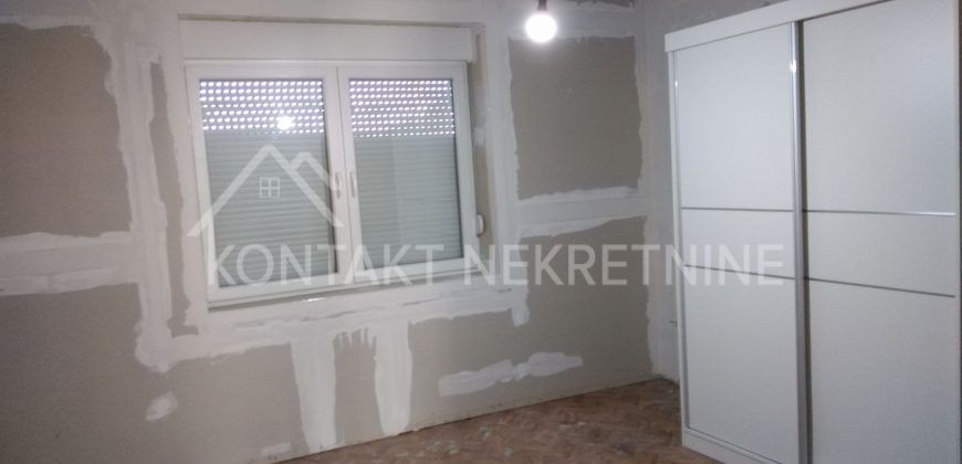 Dve Kuće u Donjim Petrovcima