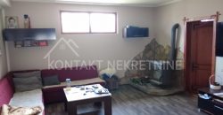 Kuća Sa Dve Stambene Jedinice