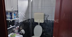 Kuća Sa Dve Stambene Jedinice