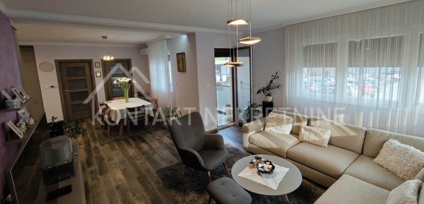 Elegantno Opremljen Trosoban Stan sa Garažnim Mestom