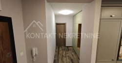 Elegantno Opremljen Trosoban Stan sa Garažnim Mestom