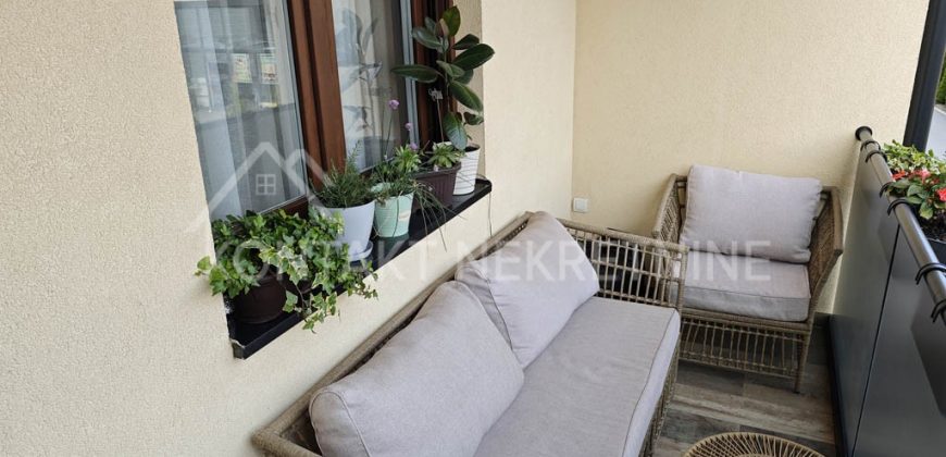 Elegantno Opremljen Trosoban Stan sa Garažnim Mestom