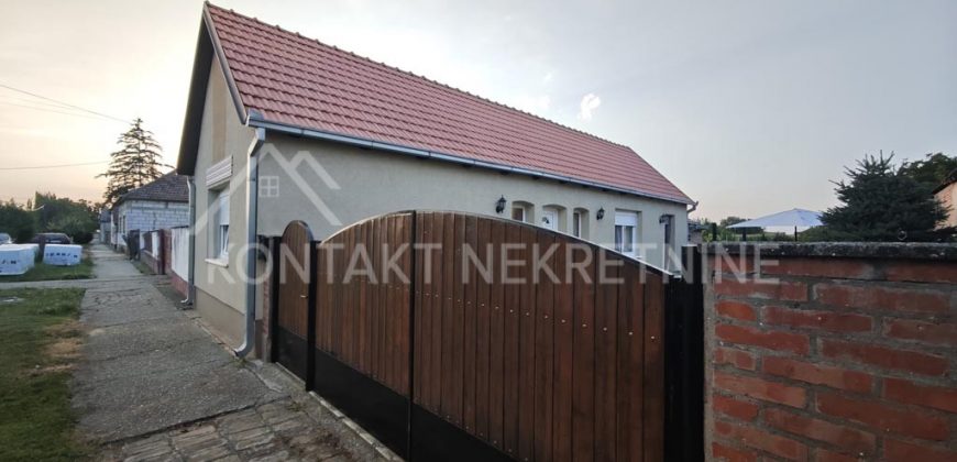 Renovirana Kuća U Nikincima