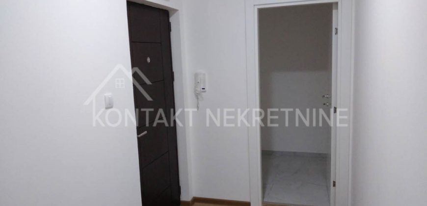 Nov Dvosoban Stan U Prizemlju – Centar Rume