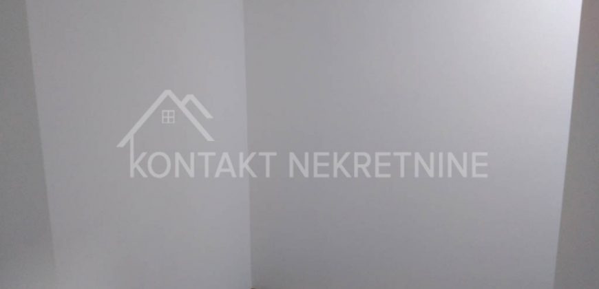 Nov Dvosoban Stan U Prizemlju – Centar Rume