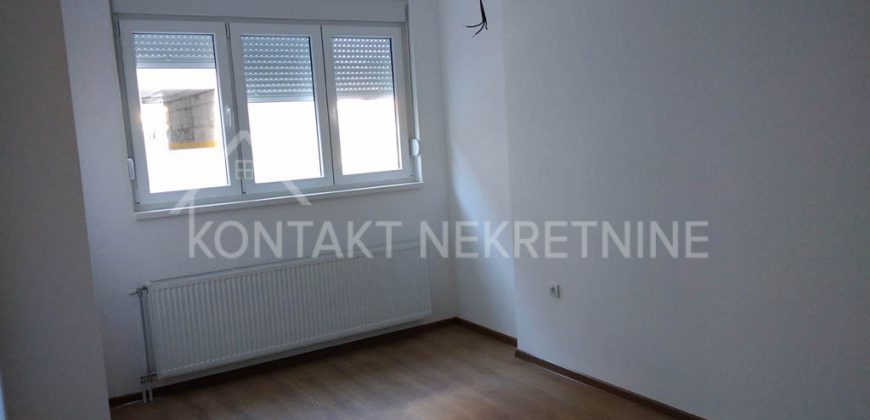 Nov Dvosoban Stan U Prizemlju – Centar Rume