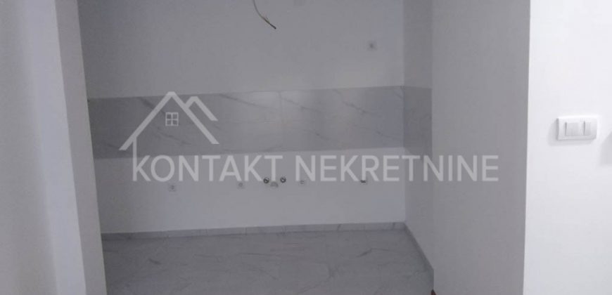 Nov Dvosoban Stan U Prizemlju – Centar Rume