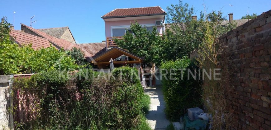 Nova Kuća U Blizini Centra Rume