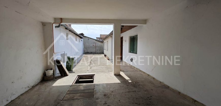 Prodaje Se Prizemna Kuća U Rumi 99m²