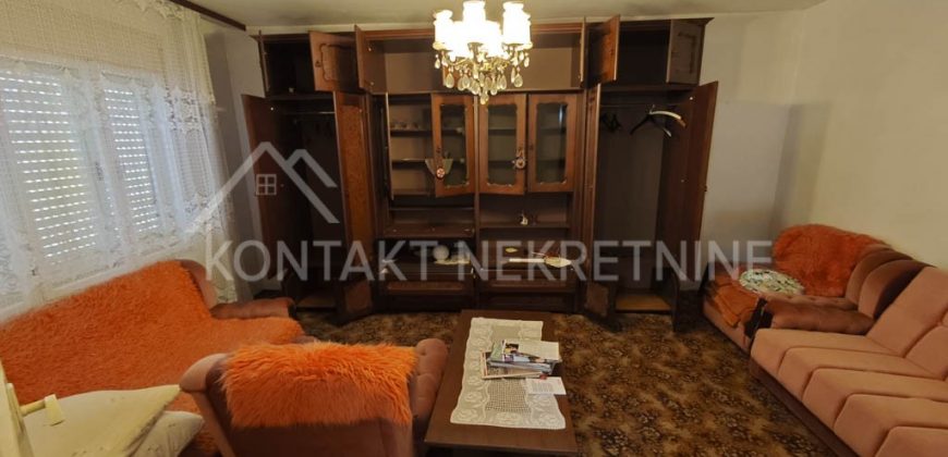 Prodaje Se Prizemna Kuća U Rumi 99m²