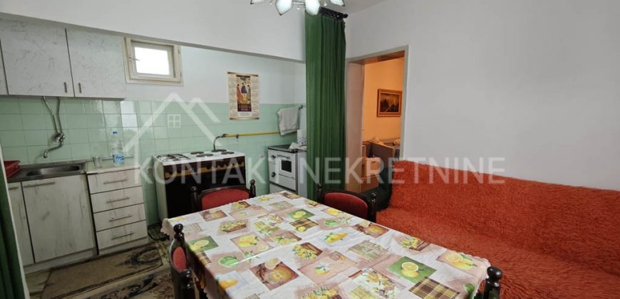 Prodaje Se Prizemna Kuća U Rumi 99m²