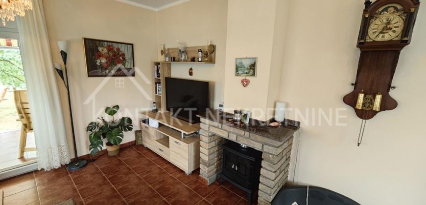 Nova Prizemna Kuća U Pećincima