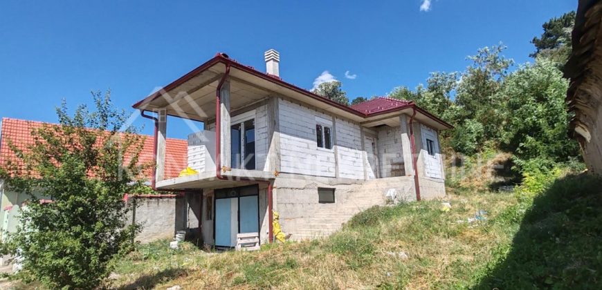 Na Prodaju Dvosobna Kuća U Izgradnji – Irig