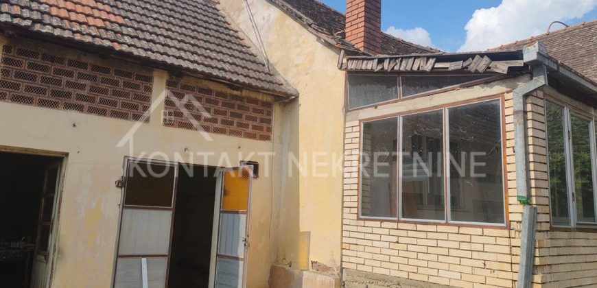 Prodaje se Prizemna Kuća U Centru Iriga!