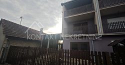 Prodaje Se Dvojna Kuća Sa Dodatnim Objektima Na 4.5a Placa