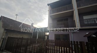Prodaje Se Dvojna Kuća Sa Dodatnim Objektima Na 4.5a Placa