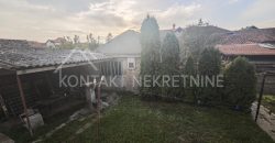 Prodaje Se Dvojna Kuća Sa Dodatnim Objektima Na 4.5a Placa