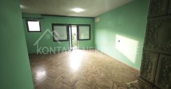 Prodaje Se Dvojna Kuća Sa Dodatnim Objektima Na 4.5a Placa