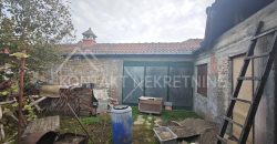 Prodaje Se Dvojna Kuća Sa Dodatnim Objektima Na 4.5a Placa