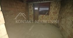 Prodaje Se Dvojna Kuća Sa Dodatnim Objektima Na 4.5a Placa
