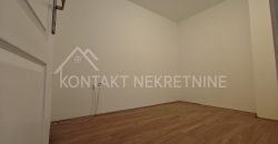 Stan U Centru Rume U Zgradi Sa Liftom