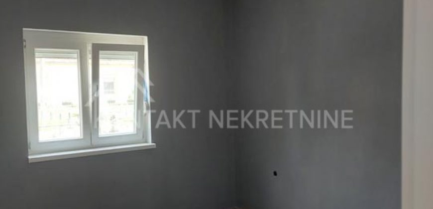Na Prodaju Kuća sa Letnjikovcem i Garažom – Blizina Borkovca!