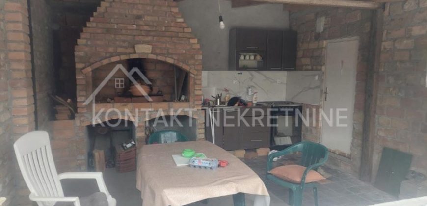 Na Prodaju Kuća sa Letnjikovcem i Garažom – Blizina Borkovca!