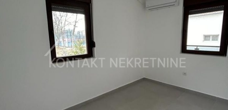 Četvorosoban Stan ili Poslovni Prostor Za Izdavanje