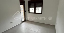Četvorosoban Stan ili Poslovni Prostor Za Izdavanje