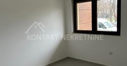 Četvorosoban Stan ili Poslovni Prostor Za Izdavanje