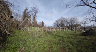 Odlična Prilika – Građevinski Plac U Blizini Crkve | Jazak