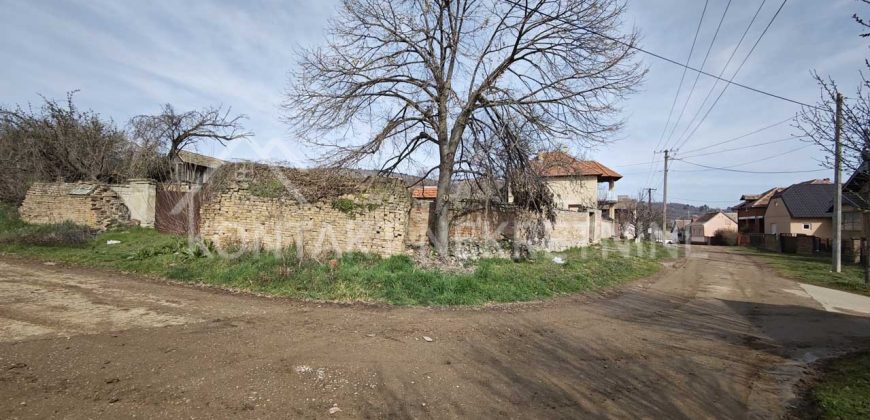 Odlična Prilika – Građevinski Plac U Blizini Crkve | Jazak