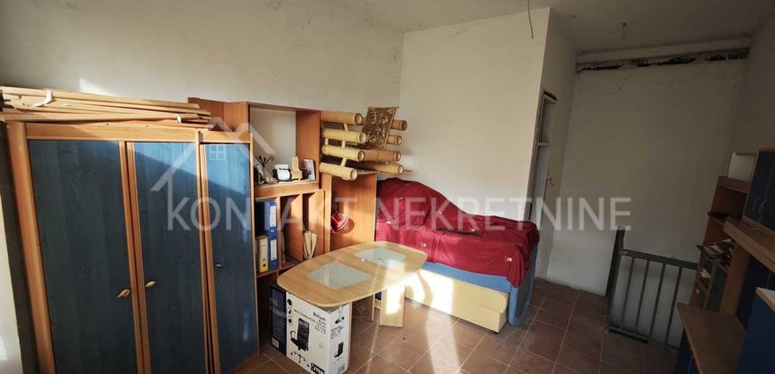 Poslovni Prostor U Centru Rume – 50 m² U Dva Nivoa