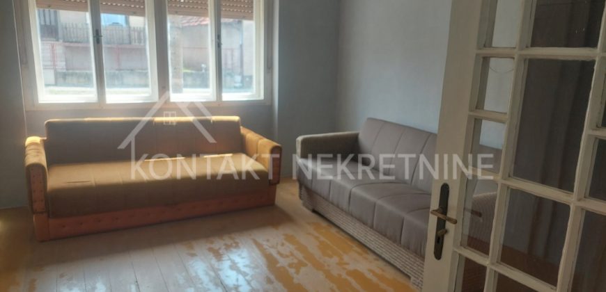 Porodična Kuća 180 m² – Odlična Lokacija, Uveden Gas